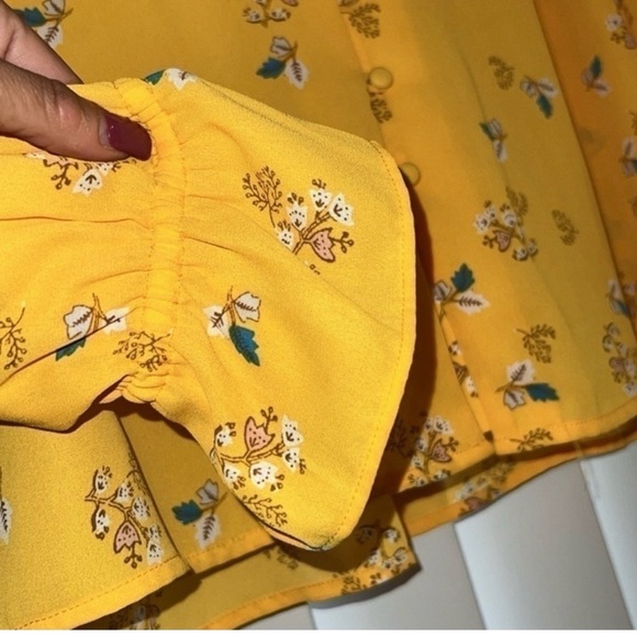 LOFT Yellow Floral Blouse - Picture 4 of 9